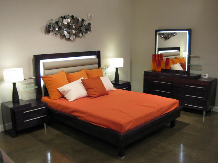 Silverado King Bed
